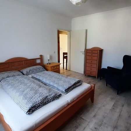 Ruhig Gelegene 2-Zi Fewo, Wallbox, Balkon Essen Exteriör bild