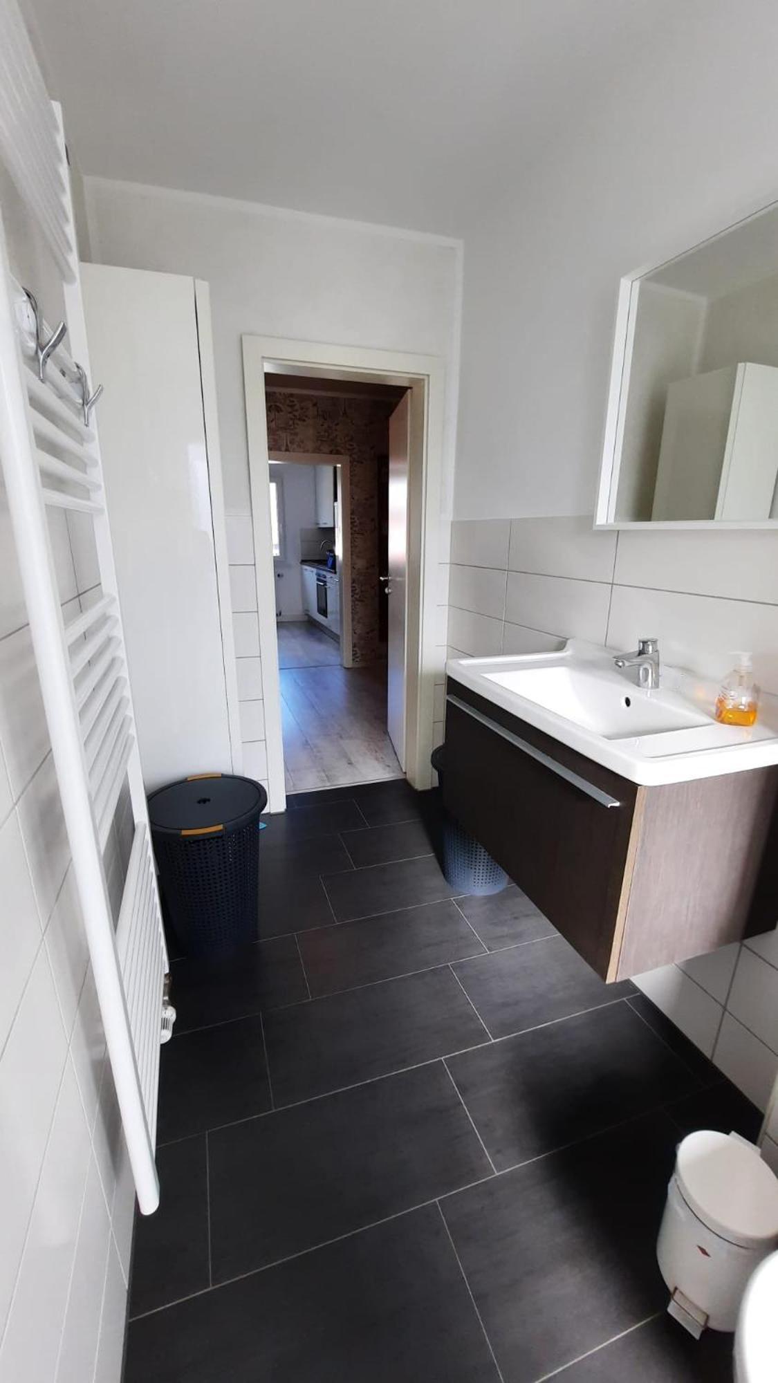 Ruhig Gelegene 2-Zi Fewo, Wallbox, Balkon Essen Exteriör bild