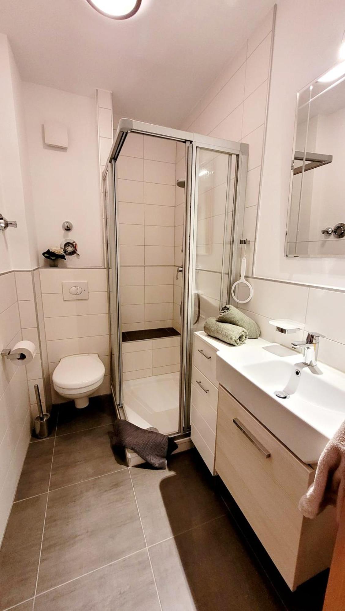 Ruhig Gelegene 2-Zi Fewo, Wallbox, Balkon Essen Exteriör bild