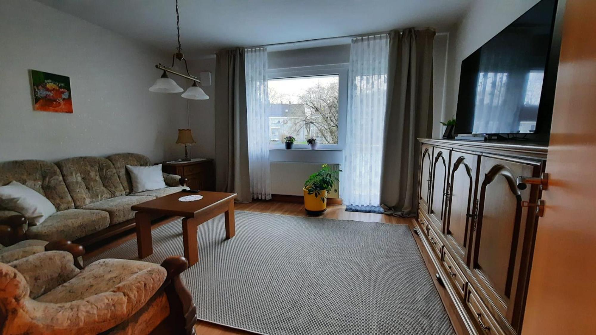 Ruhig Gelegene 2-Zi Fewo, Wallbox, Balkon Essen Exteriör bild